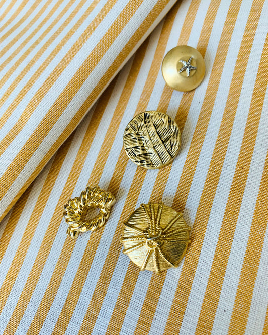 esempio bottoni gold per personalizzazione gonne e pantaloni Globazine in cotone millerighe senape